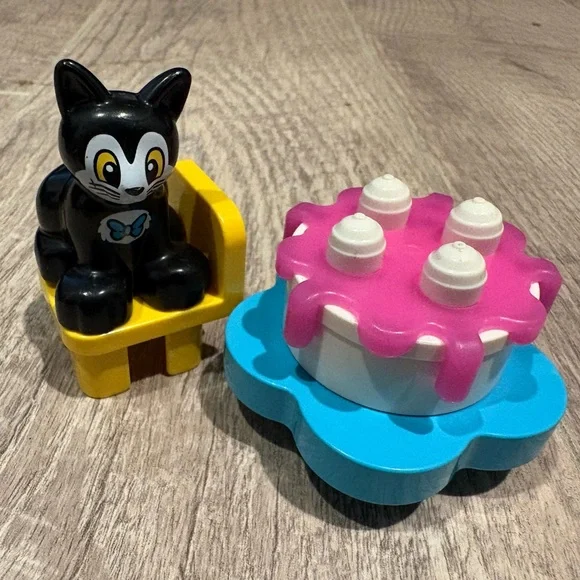 Lego Duplo Disney Junior Minnie's Birthday Party Building Brick Set #10873 - Picture 8 of 8